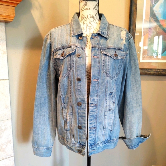 Blu Buffalo Other - Blu Buffalo Medium Distressed Jean Jacket!